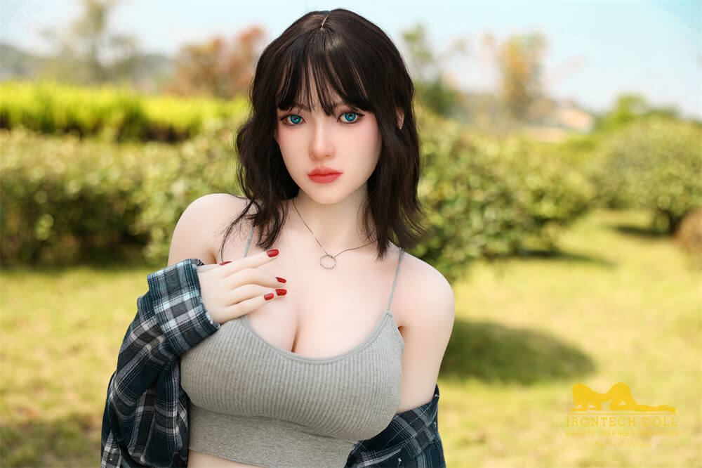 Zurine hybrid sex doll with TPE body and silicone head